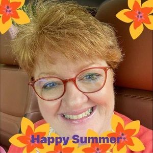 Meet your Posher, Carla